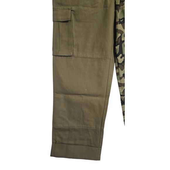 Split-style leg cargo type pants - Picture 2 of 8